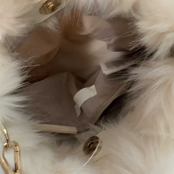 Women’s H&M Cross Body Fluffy Pocketbook - Picture 3 of 6